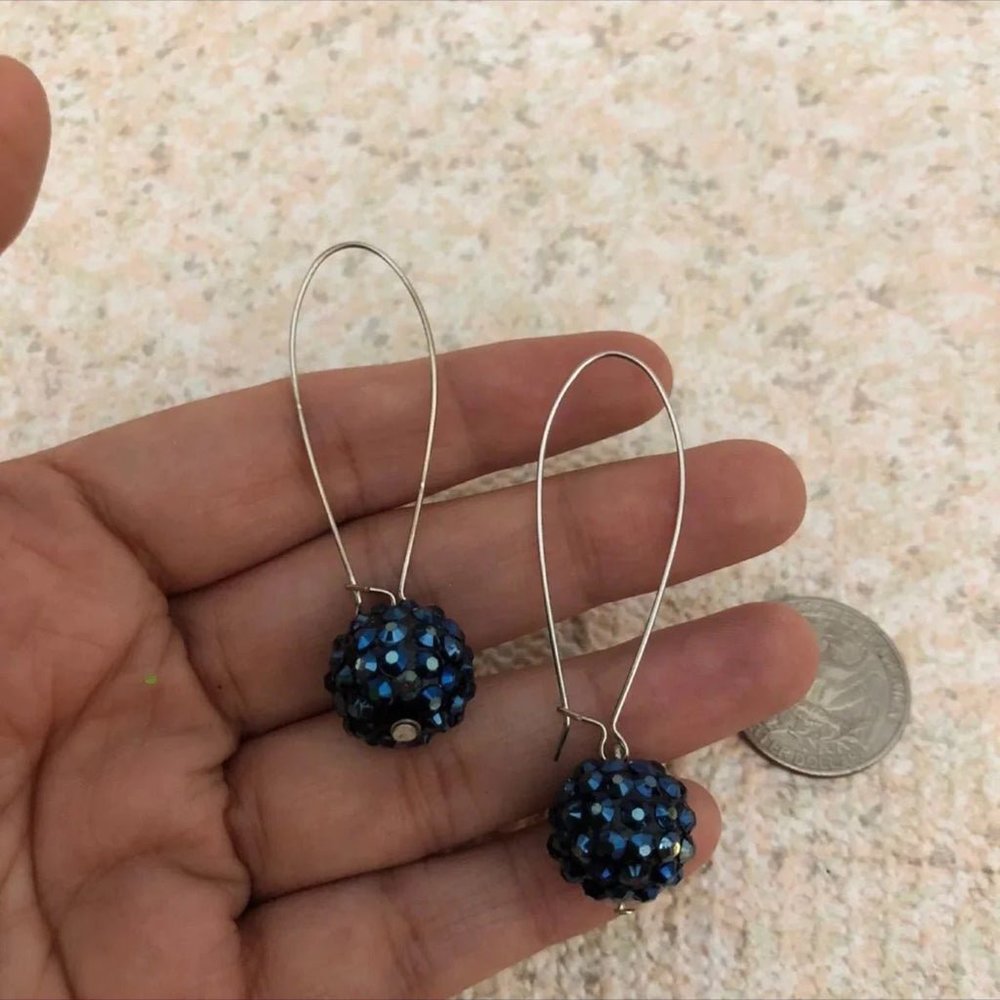 Free earrings with any bundle NWOT